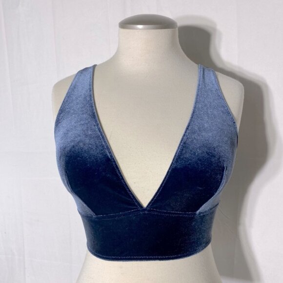 5/$25 Blue Velvet Deep V Crop Top Bralette M - Picture 1 of 12